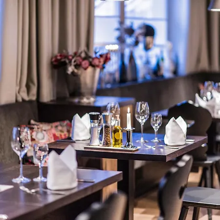فندق Bar & Restaurant