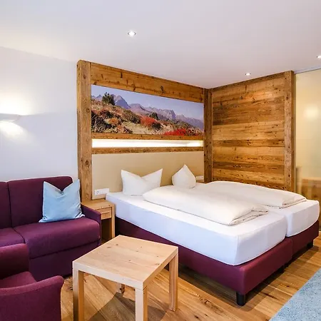 فندق Bar & Restaurant 4*