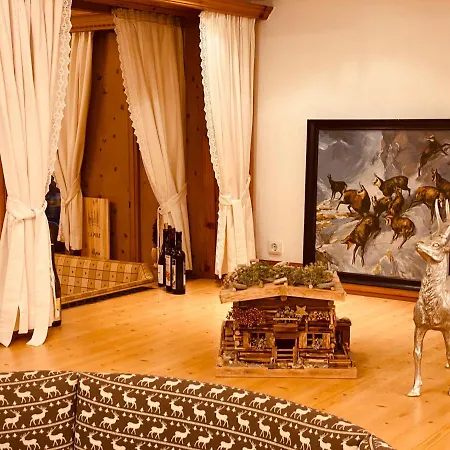 Bar & Restaurant فندق 4*