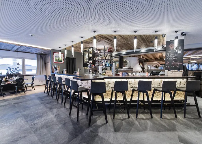 Bar & Restaurant Hotel