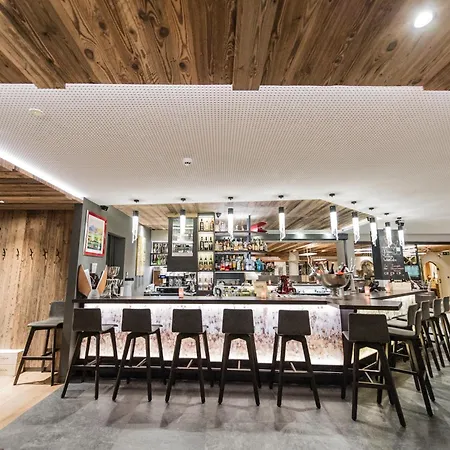Bar & Restaurant Szálloda