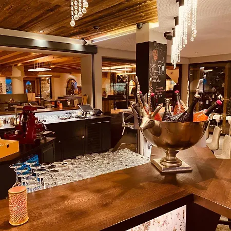 Hotell Bar & Restaurant 4*