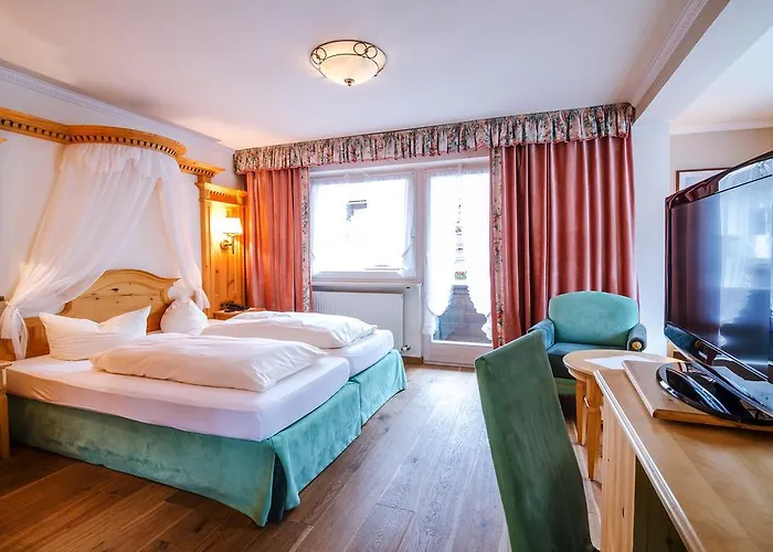 Hotel Bar & Restaurant