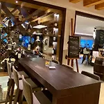 Bar & Restaurant 4* גרלוס