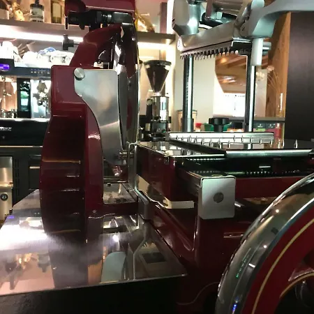 Hotell Hotel Central Bar & Restaurant 4*
