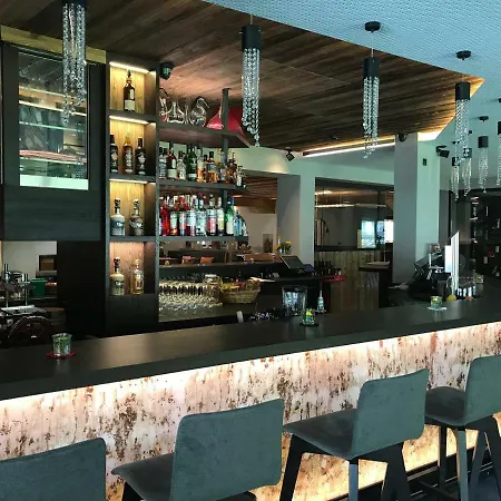 Hotell Hotel Central Bar & Restaurant 4*